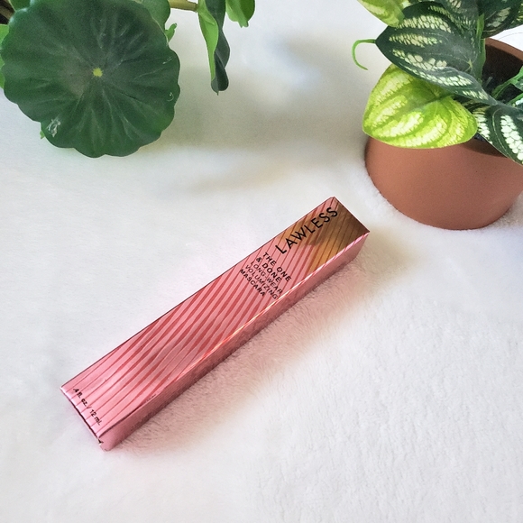 LawLess The One and Done Long-Wear Volumizing Mascara - Picture 4 of 6